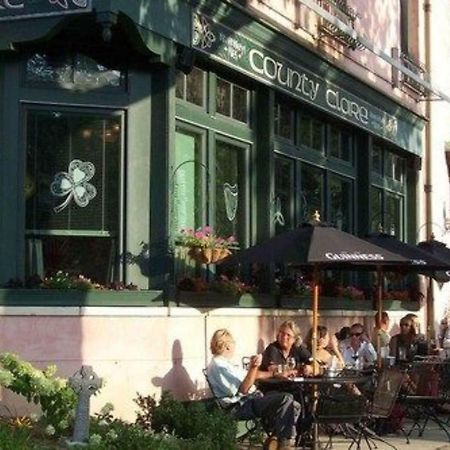 County Clare Inn Milwaukee Eksteriør bilde